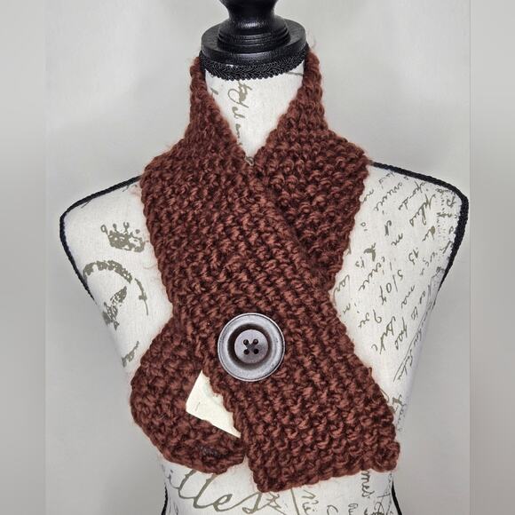 NWT Fossil Chunky Brown Knit Berkeley Scarf with Large Button - Picture 1 of 5